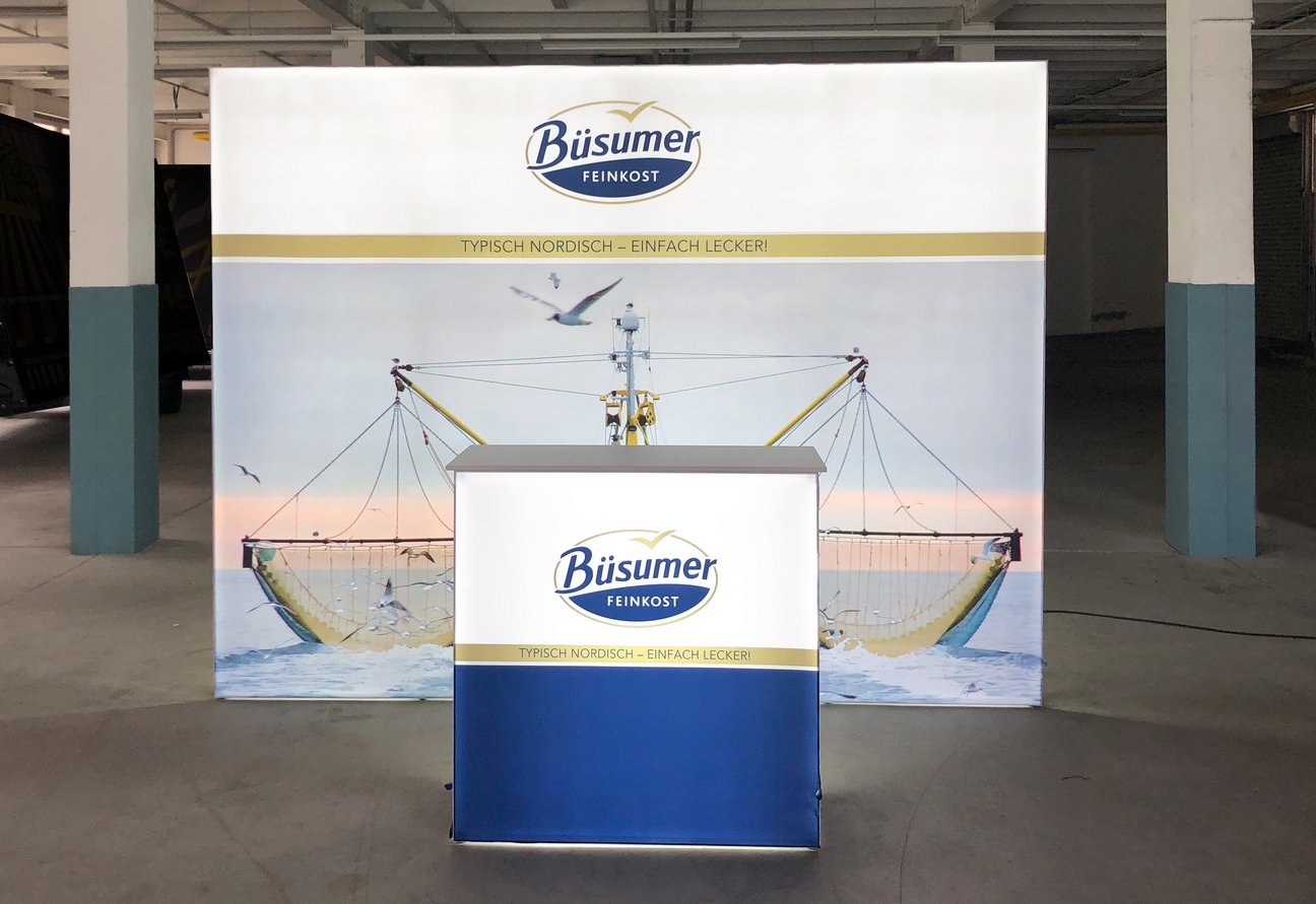 GRID Lightbox Counter + GRID Lightbox exhibition wall - Büsumer Fischerei Ges. GRID Lightbox Counter + GRID Lightbox exhibition wall - Büsumer Fischerei Ges.